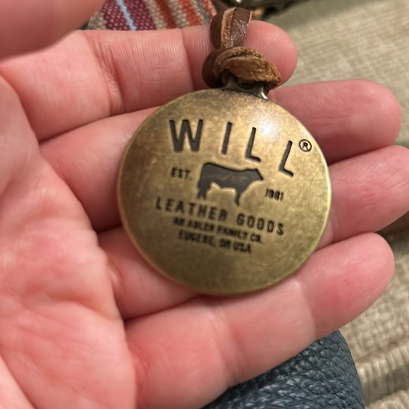 Leather cross body bag, adjustable strap - Picture 3 of 3